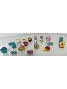 Shopkins Ultra Rare Lot Of 20 Season 1/2 Fashion Vinyl Mini Figures Petkins Food